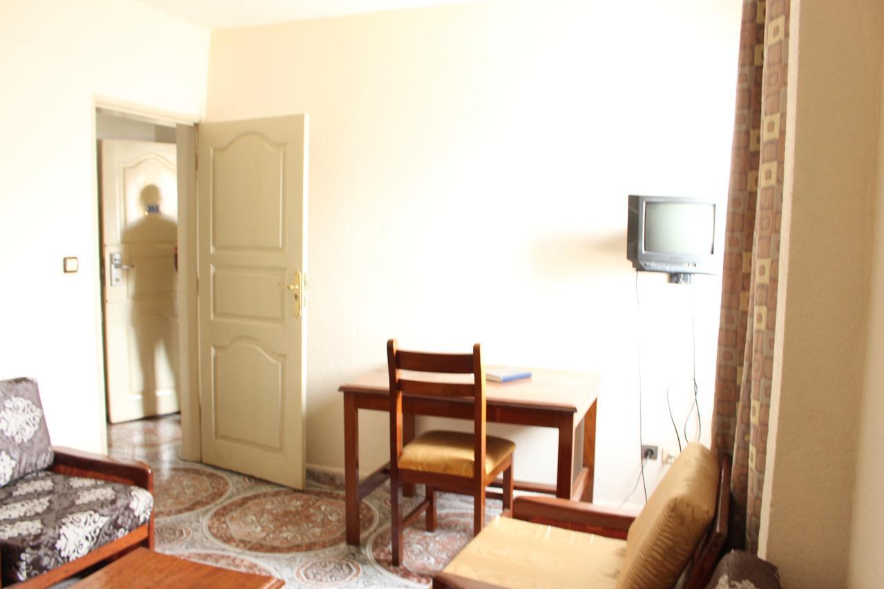 Meumi Palace Yaounde Bagian luar foto