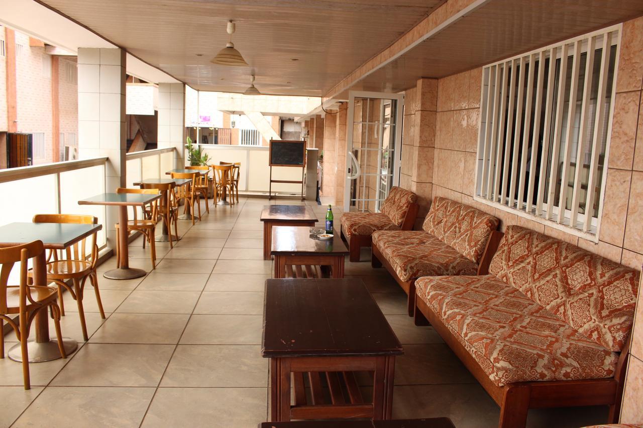 Meumi Palace Yaounde Bagian luar foto