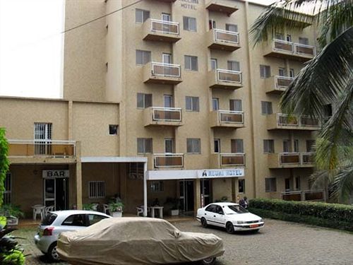 Meumi Palace Yaounde Bagian luar foto